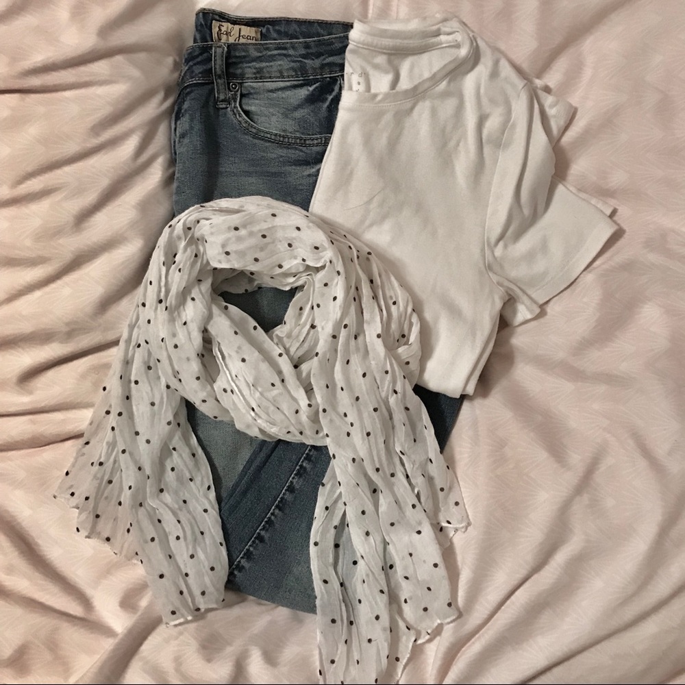 DONATING SOON | H&M | polka dot rectangular scarf